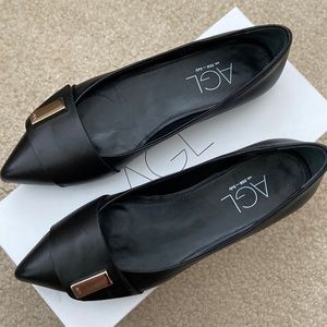 NWT AGL Pointy Toe Black Flats, Size 7
